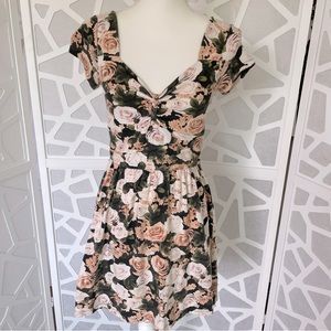 Adorable floral mini dress cotton stretch size S Small